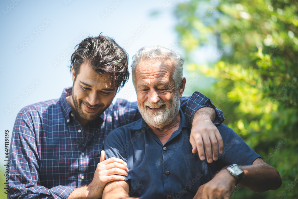  Jak rozmawiać z rodzicami o potrzebie noszenia opaski SOS